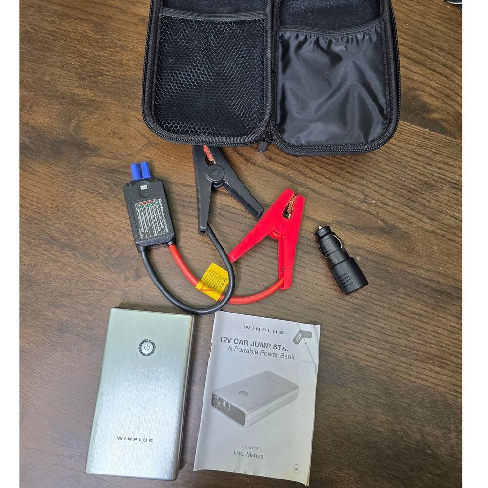 Winplus AC55929 Portable 8000mAh Car Jump Start & Power‎ Bank with Case & Cables